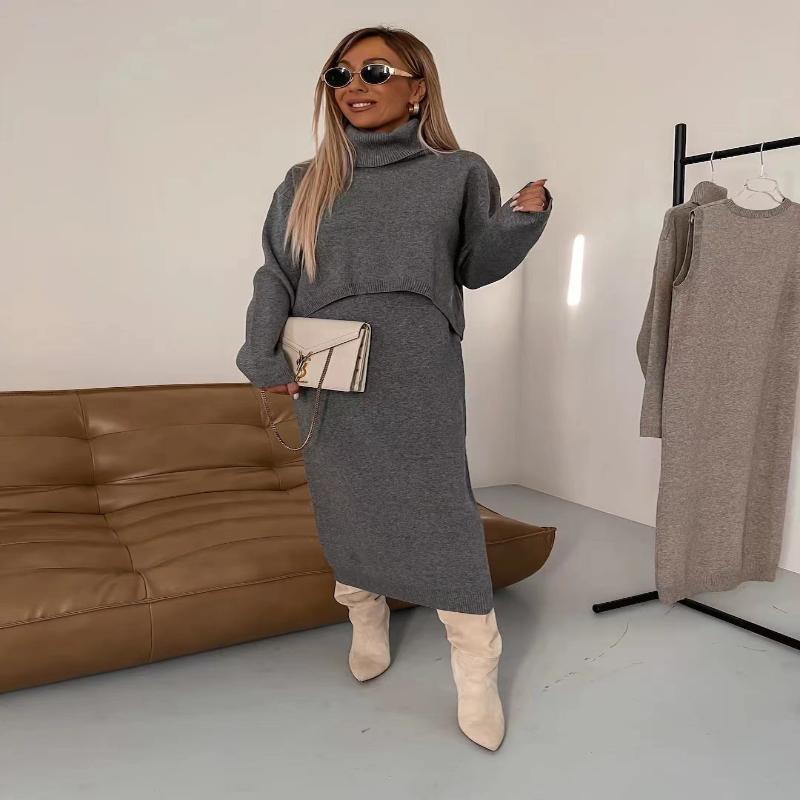 Women's turtleneck sleeveless knitted dress