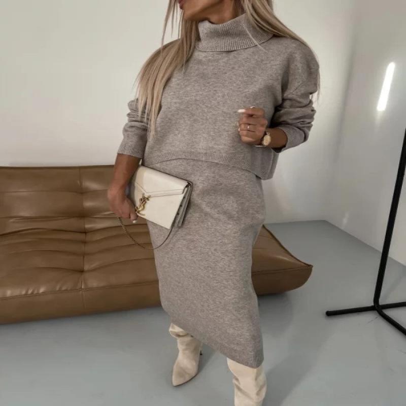 Women's turtleneck sleeveless knitted dress