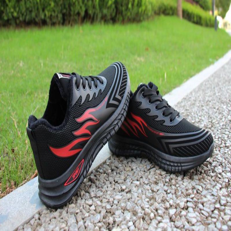 Men's soft sole walking shoes