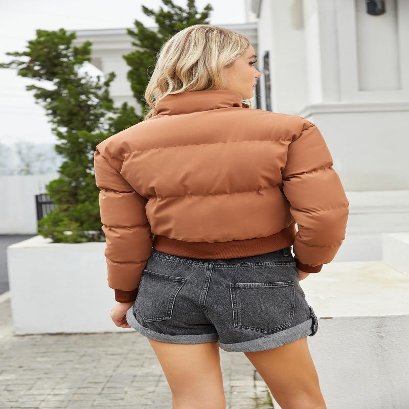 Women's short padded puffer jacket